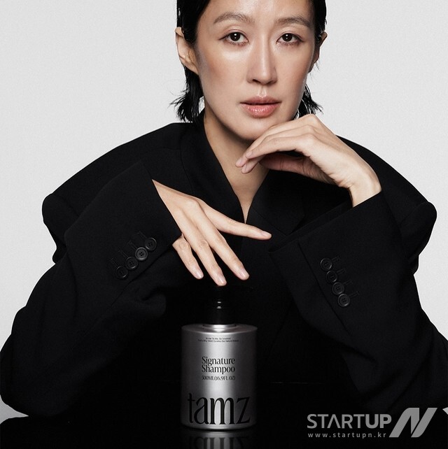 메이저 토토 사이트 모델 홍진경 및 제품이미지