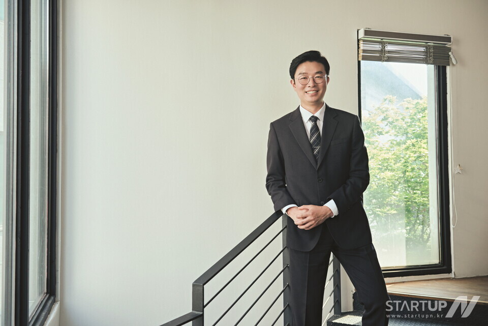 (주)대체불가능회사 이충 대표