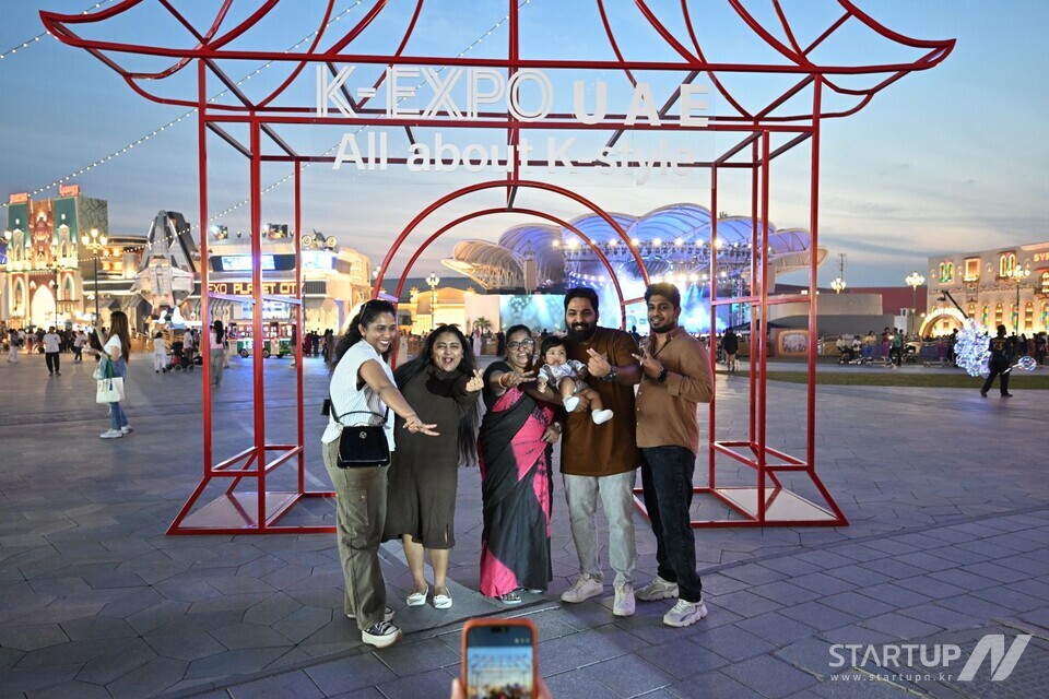 ブックメーカー予想 サイトジンウォンは11月15日から18日までアラブ首長国連邦(UAE)ドバイのグローバルビレッジと世界貿易センターで「2025 K-Expo: K-styleのすべて」を成功裡に開催しました。