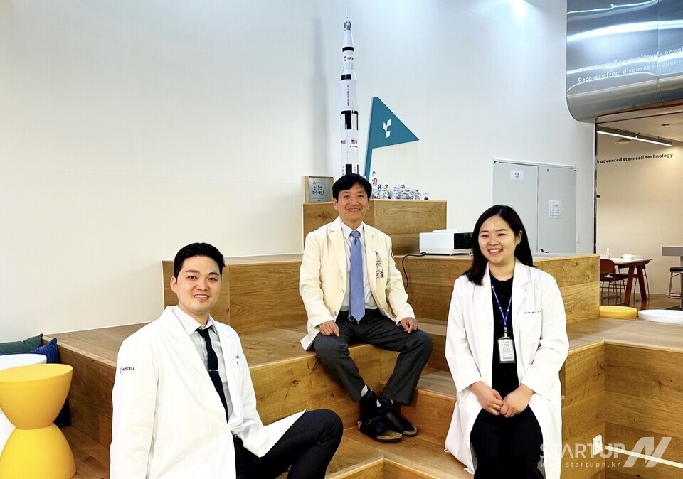 왼쪽부터 입셀 남유준 박사, 서울성모병원 주지현 교수, 가톨릭대학교 임예리 교수