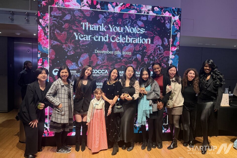 ニューヨーク韓国文化院とニューヨーク韓国文化院は12月5日、米国ニューヨークのコリアセンターで「2025 K-Creators in New York」授賞式を開催した。(K-Creators in NY受賞者の集合写真)