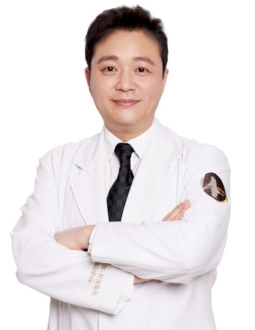 現代美容形成外科のアンチエイジングクリニックラボ「HM CelleX」を率いるファン・ホ院長