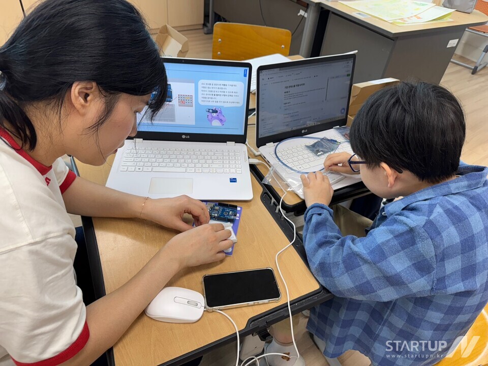 Awesome School の「デジタル スプラウト」、恵まれない人々の SW と AI ブックメーカー比較の格差を解決する先頭に立って累計 350,000 人が受益者