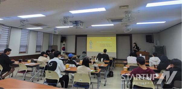 暫定的な青少年心理ケア プログラムが進行中