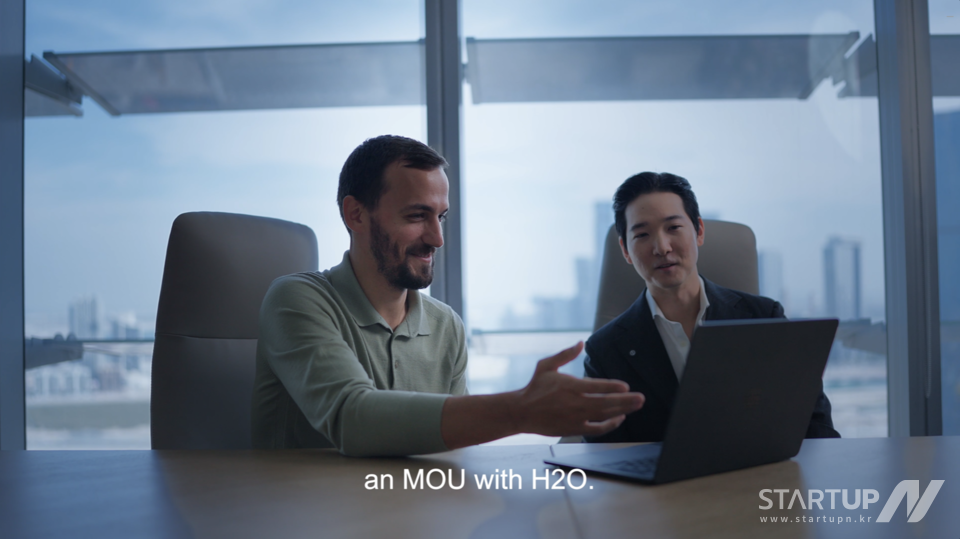 H2O と ADI 財団が共同制作した「ブロックチェーン技術とブックメーカー凱旋門の融合」に関するプロモーション ビデオの一場面 (写真提供: H2O Hospitality)