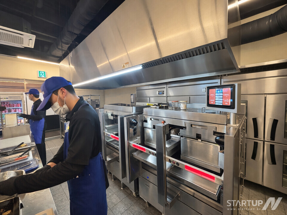 ダウブックメーカーボーナスウナー船陵店に設置されたエニアイハンバーガー調理ブックメーカーボーナス「アルファグリル」